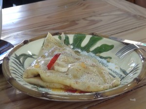 The Pāʻia crêpe with local strawberries, bananas and honey at Belle Surf Café. Photo by Kiaora Bohlool.