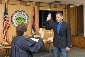 Stewart Stant Swearing-In, Dec. 16, 2015. Photo credit: County of Maui.