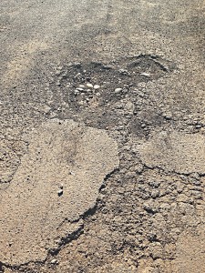 Maui pothole. Debra Lordan photo.
