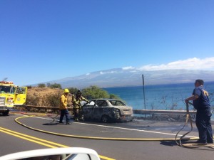 Vehicle fire Honoapiʻilani Hwy. 2/11/16. Photo credit: Moani King