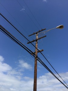  A metallic balloon came in to contact with power lines in Kahului yesterday afternoon causing the lines to come down and knocking out power to nearby customers