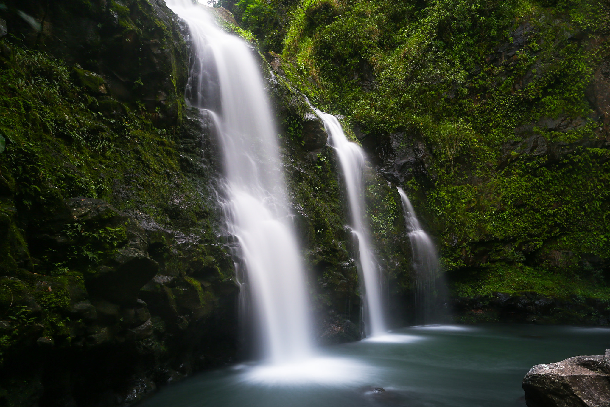 Waterfalls on the road to Hāna. Photo courtesy of Joe Parks.