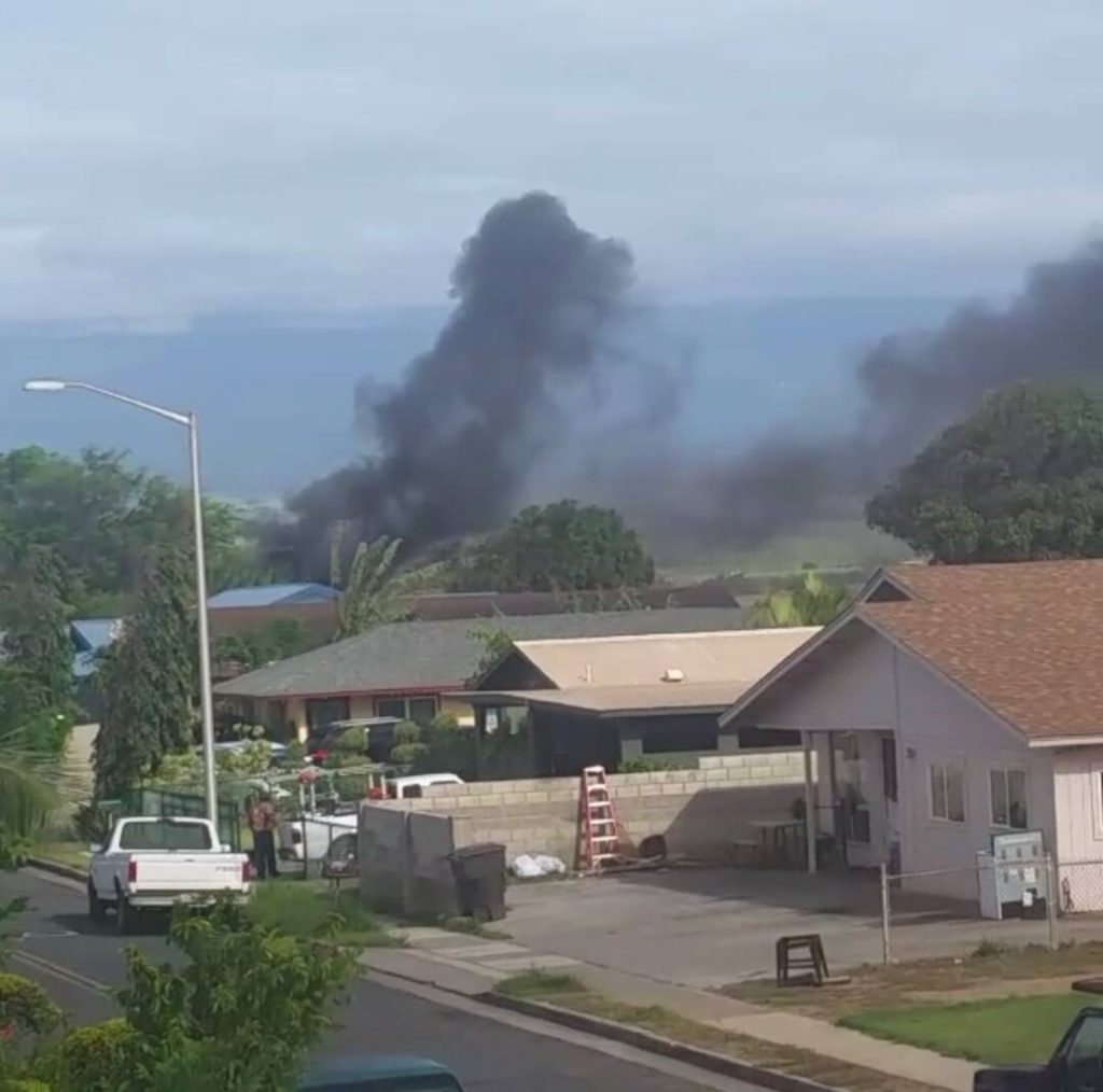 Fire Burns Abandoned Vehicles in Vacant Kahului Field. (4.18.16) Photo credit: Valerie Andaya.