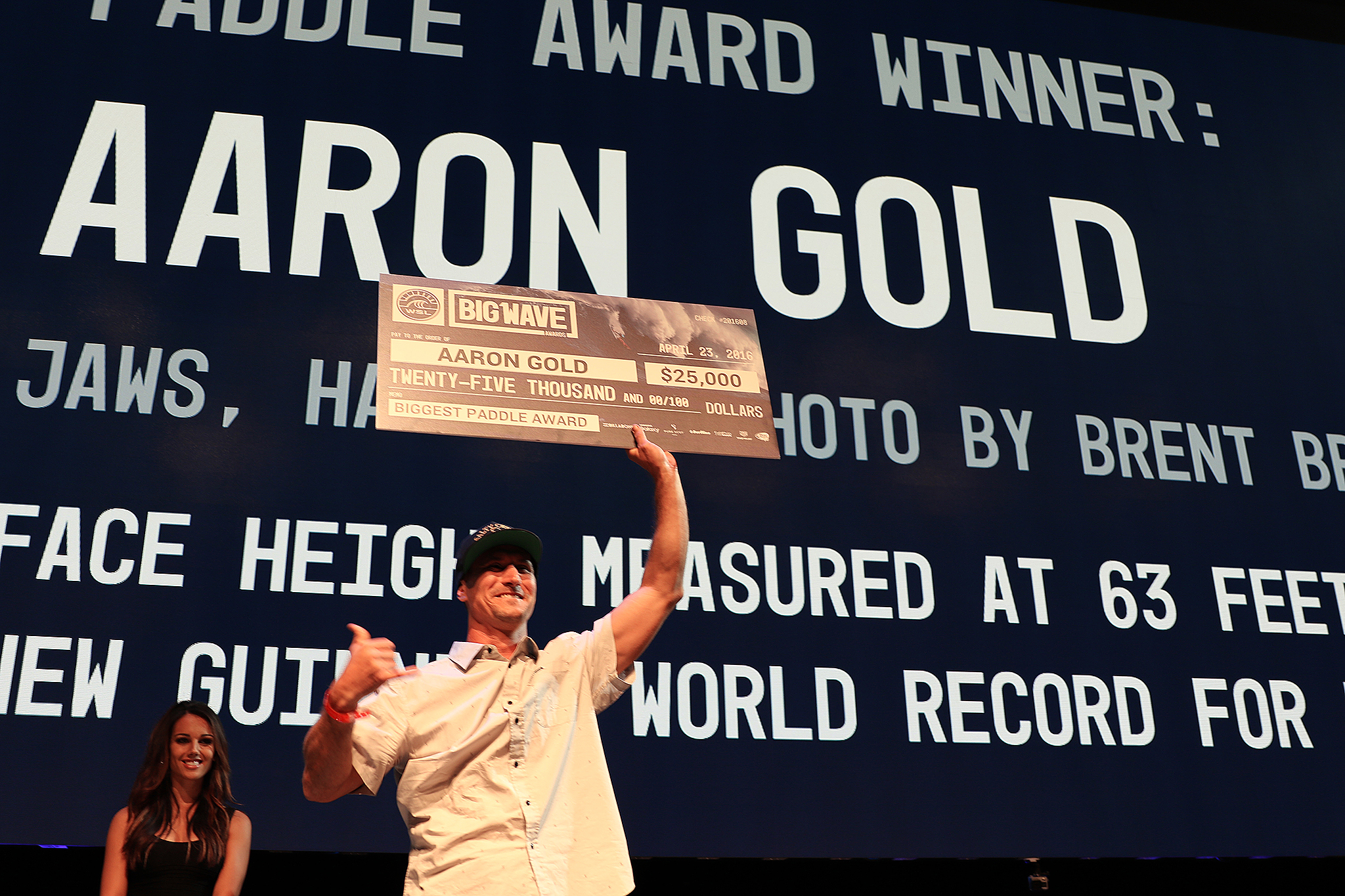 Aaron Gold accepting his award. Photo: WSL