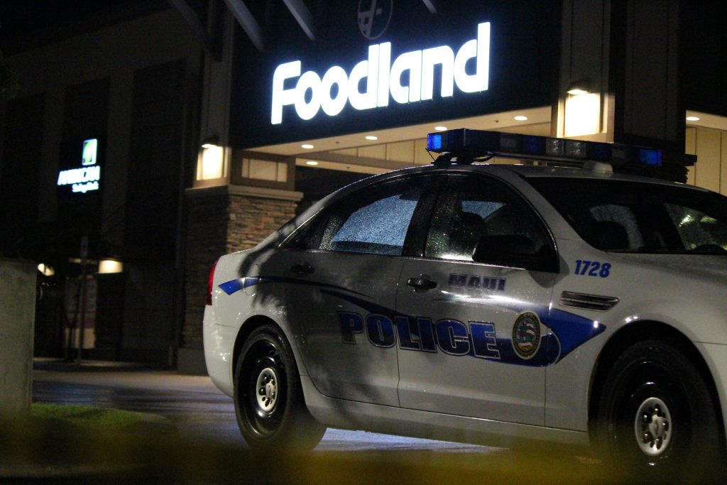 Maui police are investigating a stabbing incident at the Kehalani Foodland in Wailuku. (4.19.16) Photo by Wend Osher.