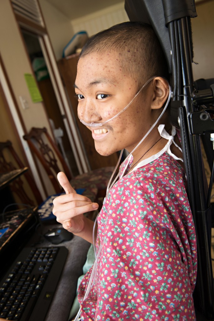 Make-a-Wish Hawaiʻi surprised Christian with a gaming laptop of his dreams. Photo credit: Sean Michael Hower Photography