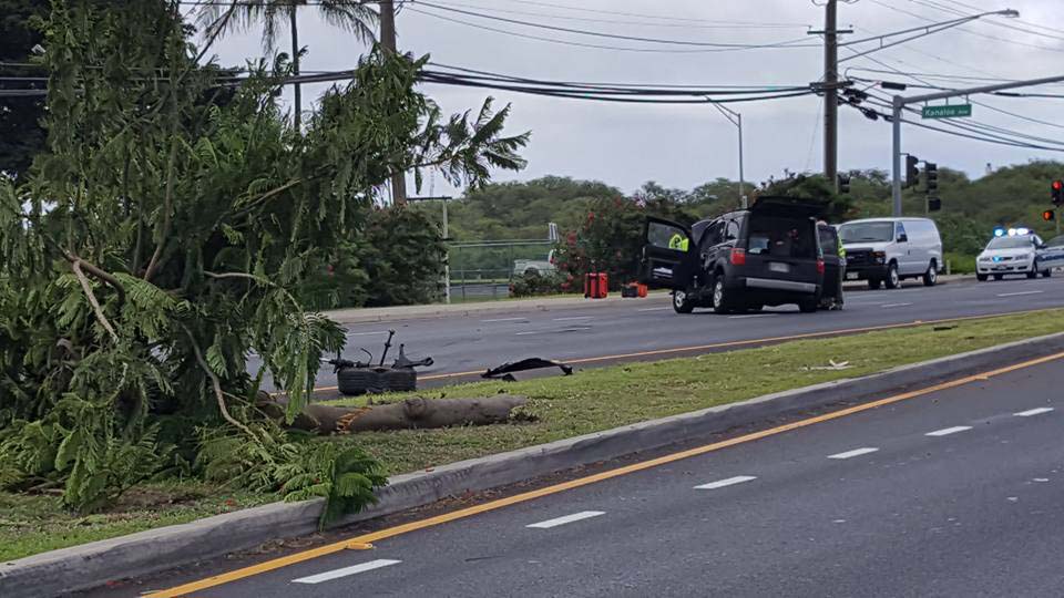  Kaʻahumanu Avenue traffic accident (6.2.16) Photo credit: Stevan Holt