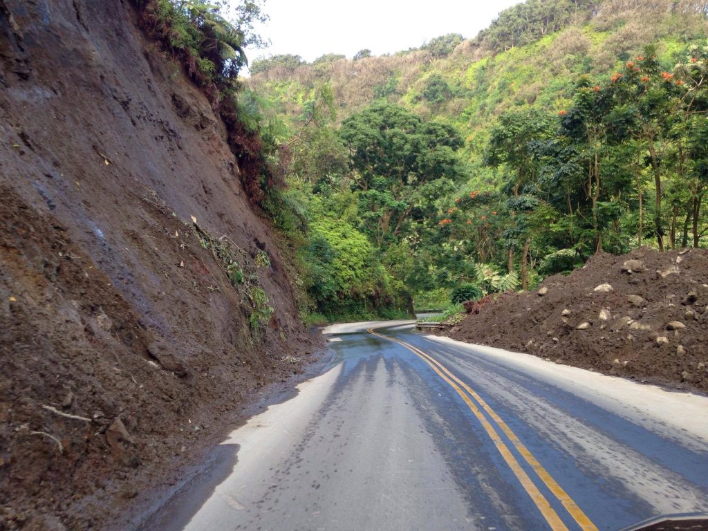 Hāna Highway landslide at Wailua after it was cleared. Photo 7.19.16 credit: Boeche ʻOhana.