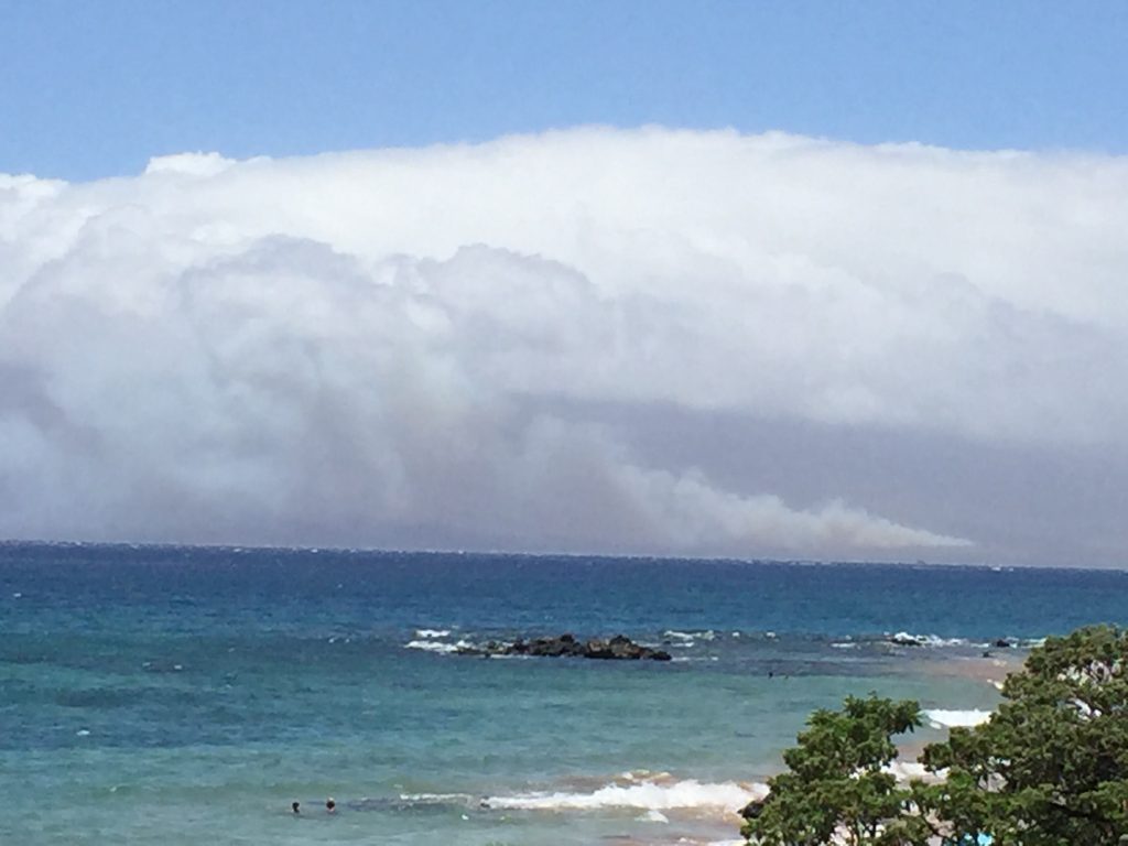 Māʻalaea fire 7.2.16. (vantage from Wailea) Photo credit: Nicole Schenfeld.