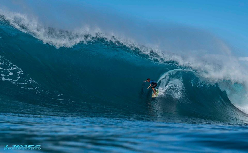 Douglas Joy drives through a meaty one at Honolua Photo: OneMore Photography