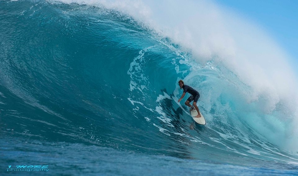 Will Hunt underneath the curtain at Honolua Bay Photo: OneMore Photography