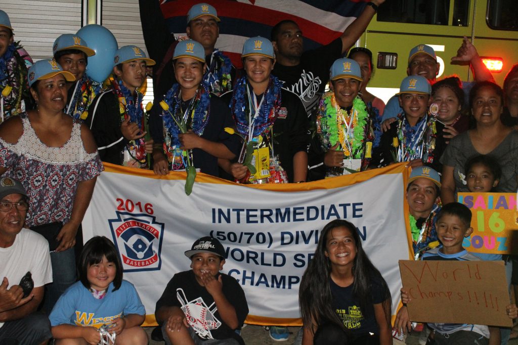 Central Maui Little League All-Stars, homecoming celebration at Kahului Airport. Photo by Wendy Osher.
