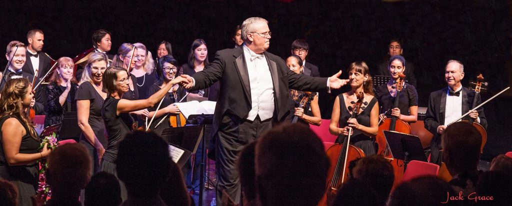 Photo C Maestro Wills and Maui Chamber Orchestra receive audience appreciation. Photo Courtesy: Sun Dancer for Maui Chamber Orchestra. 