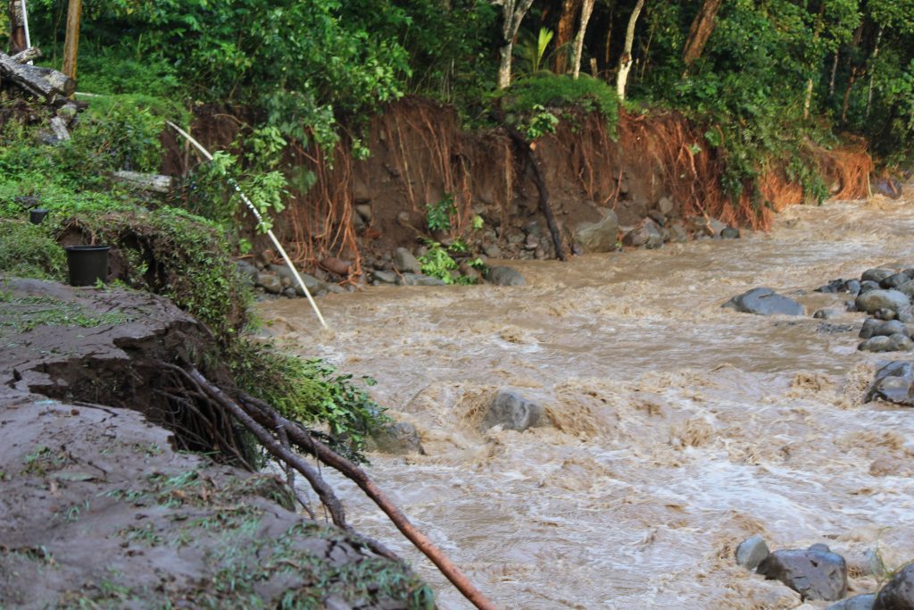 ʻĪao Valley, erosion and flood debris from flash flood. PC: 9.14.16 by Wendy Osher.