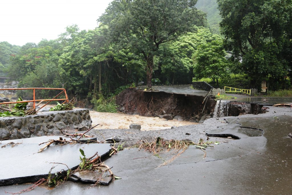 Kepaniwai damage to parking area. PC: Lois Whitney/County of Maui.