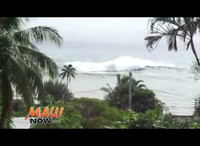 Huge surf at Hāna Bay, 10 a.m. 9.3.16. Image credit: Kaihuokalani Hall