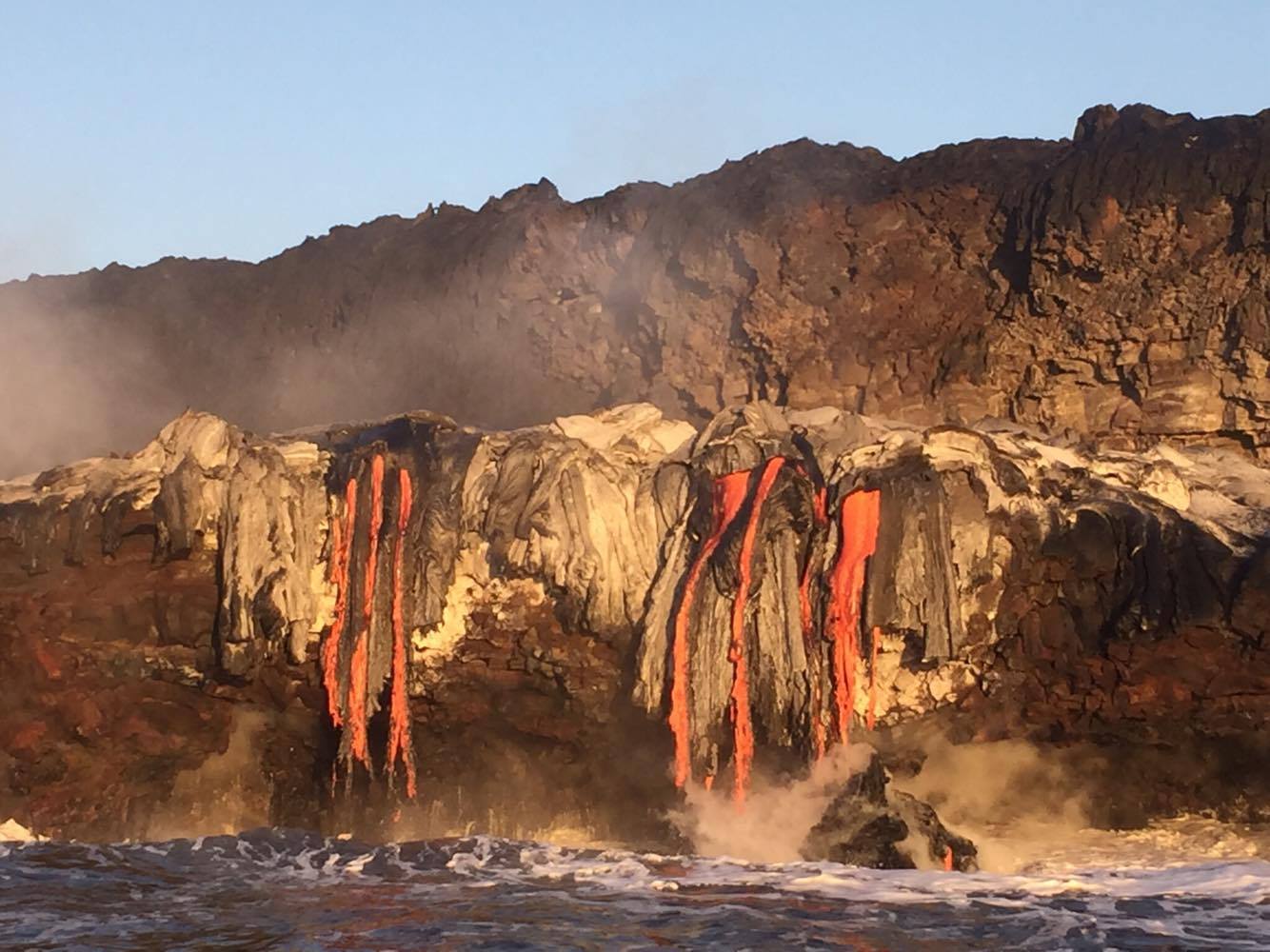 Kīlauea lava ocean entry, 10.13.16. PC: Robin Pilus, special thanks to Captain Skosh - Hoʻokupu Lava Tours.