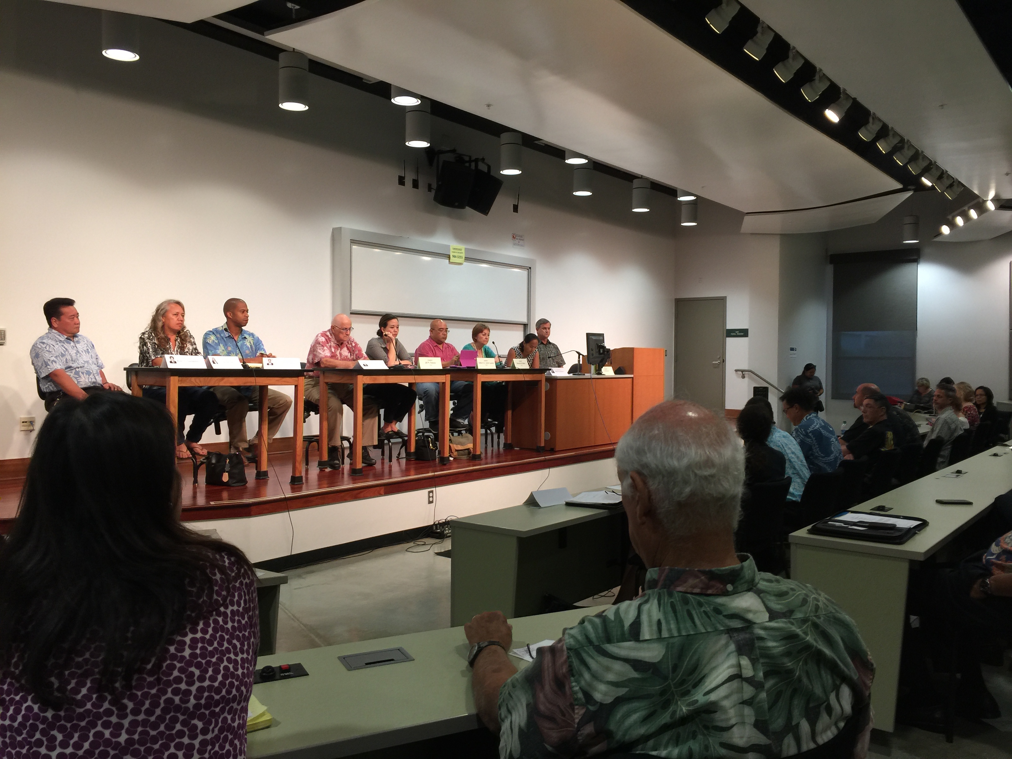 Informational briefing on the status of health care on Maui, 10.17.16. Photo credit: Kanoa Leahey.