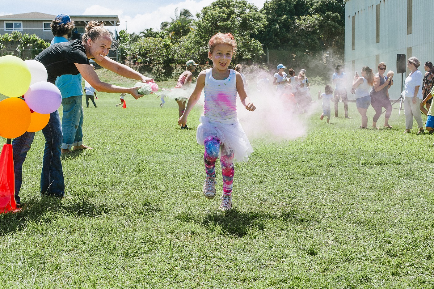 Haʻikū Elementary School on Maui, a two-time winner that received $2,500 for its participation in the Fall 2015 and Spring 2016 challenges, used its funds to hold a community Wellness Day with a color run, dancing, yoga, smoothie making and more.