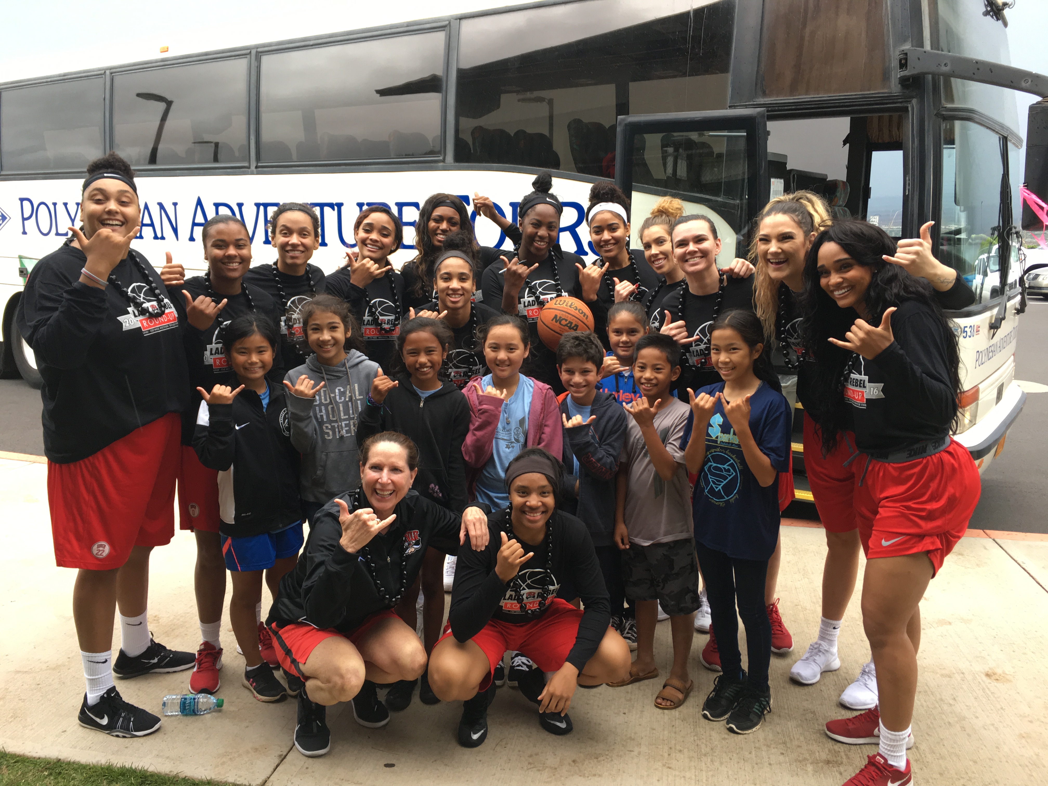 UNLV’s visit to Puʻu Kukui Elementary being greeted by students from the school’s welcoming committee. PC: basketballMAUI